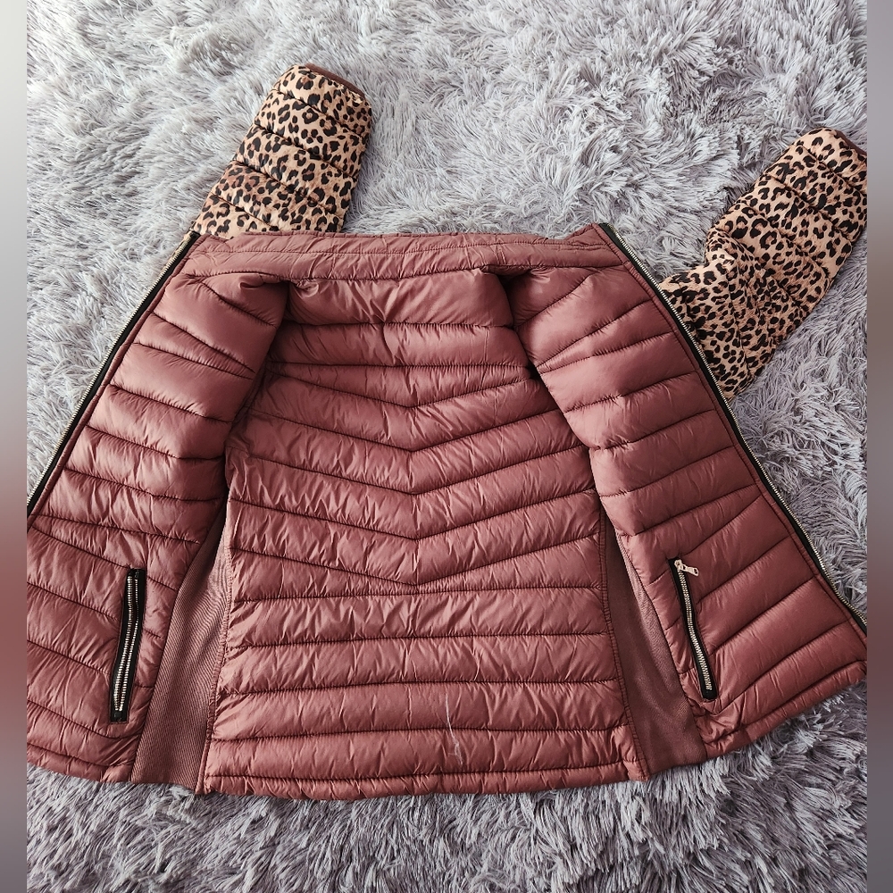 Reversible Leopard Print Puffer Jacket - Picture 6 of 11